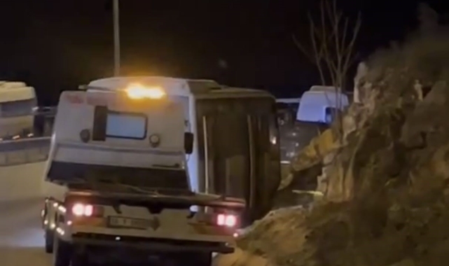 Bursa'da iki servis minibüsü çarpıştı: 7 yaralı