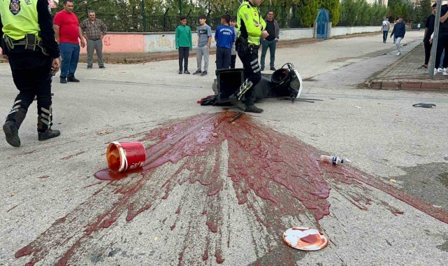 Bursa'da kazada motosiklet sürücüsü yaralandı, ketçaplar yola saçıldı