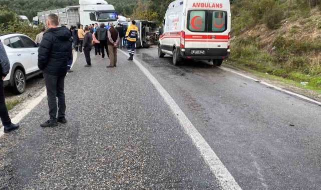 Bursa'da minibüsü devrildi: 3 yaralı