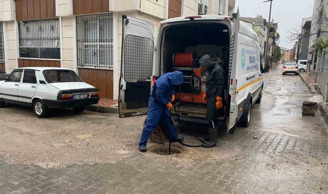 Büyükşehir ve MASKİ, 17 ilçede sağanak yağışa karşı sahada