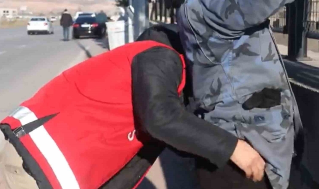 Cadde cadde gezip emniyeti sağlıyorlar