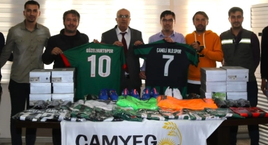Çameli Belediyesi'nden spor kulüplerine malzeme desteği