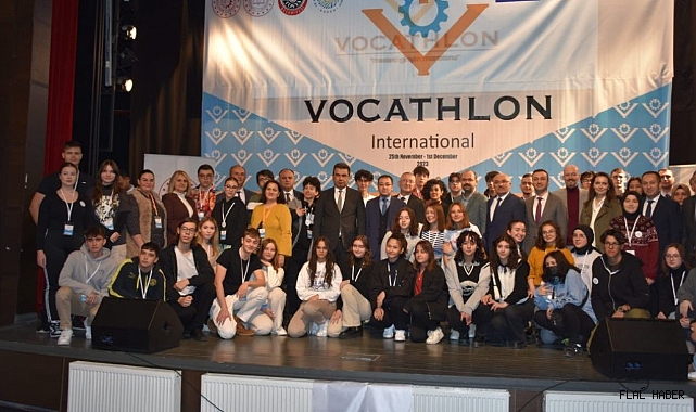 CEBECİ, VOCATHLON AÇILIŞ SEREMONİSİNE KATILDI