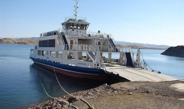 Çemişgezek feribot seferleri geçici olarak durduruldu
