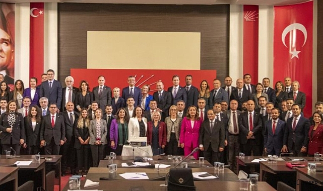 CHP’DEN “GÖLGE KABİNELİ” YENİ MYK