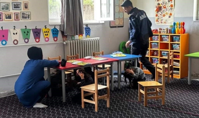 Cizre'de ilkokul öğrencilerine doğal afet eğitimi verildi