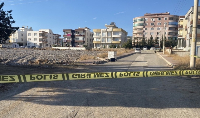 Çöp konteyneri yanına bırakılan valiz korkuttu