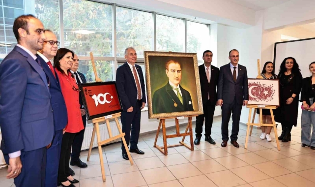 Denizli'de '100. Yılda 100 El Emeği Sergisi' davetlileri etkiledi