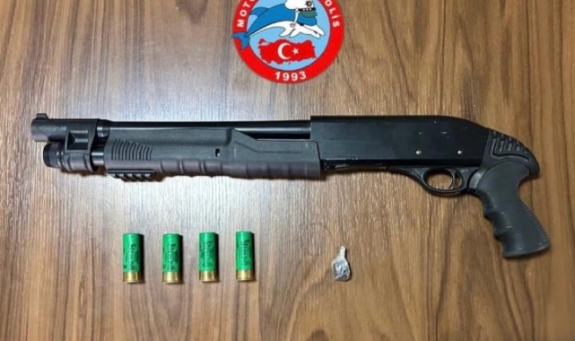 Denizli'de silah kaçakçılarına şafak baskını