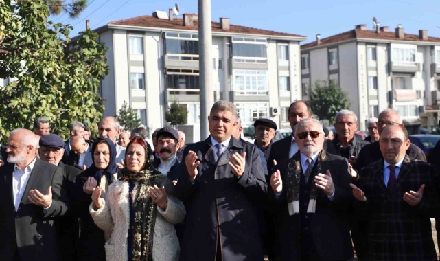 Depremde hasar gören cami