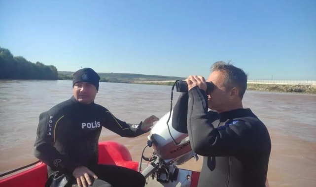 Dicle Nehri'nde 16 yaşındaki çocuğu arama çalışmaları 9'uncu gününde sürüyor