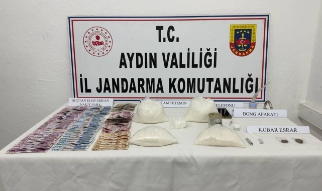 Didim'de otomobile zulalanmış 3,5 kilo uyuşturucu yakalandı