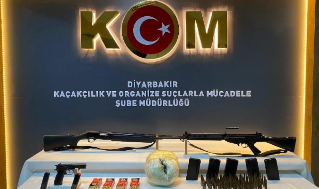 Diyarbakır'da buğday yığınları altında silahlar ve uyuşturucu ele geçirildi