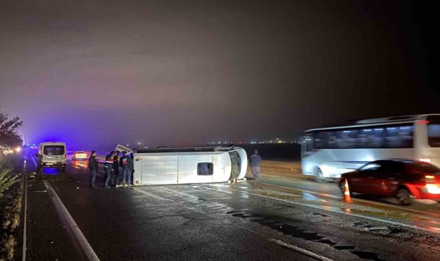 Diyarbakır'da yolcu minibüsü devrildi: 14 yaralı