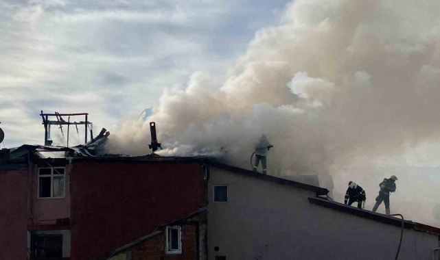 Doğalgaz sobası evi yaktı