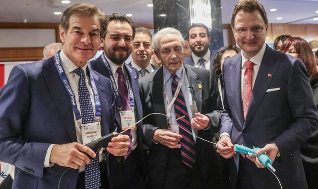 Doktor Mehmet Öz'den Türk sağlık firmasına övgü