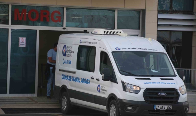 Düğün dönüsü feci kaza hayatını kaybeden kuzenlerin cenazeleri teslim edildi