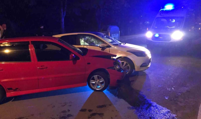 Edirne'de 2 otomobilin çarpıştığı kazada 1 kişi yaralandı