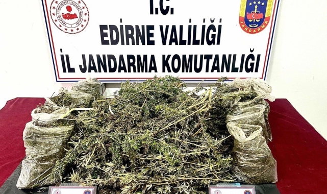Edirne'de 8 kilo kubar esrar ele geçirildi