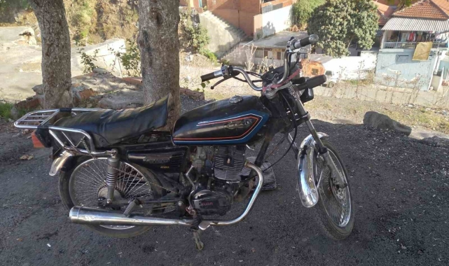 Edremit'te polis motosiklet hırsızlarını yakaladı