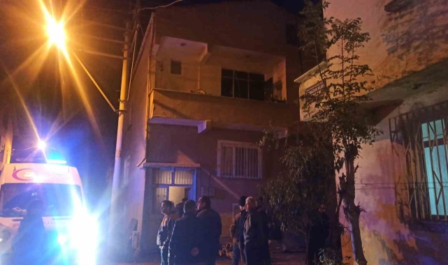 Elektrikli battaniyeden çıkan yangında 2 kişi hastanelik oldu