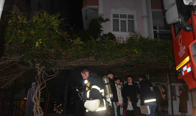Elektrikli şofben öğrenci pansiyonunda yangına neden oldu