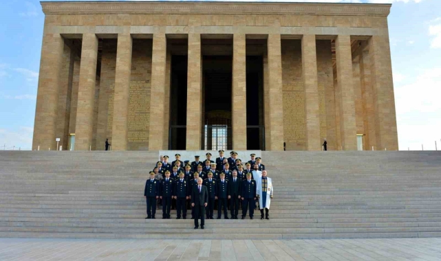 Emniyet Teşkilatı 10 Kasım öncesi Anıtkabir&#039;i ziyaret etti