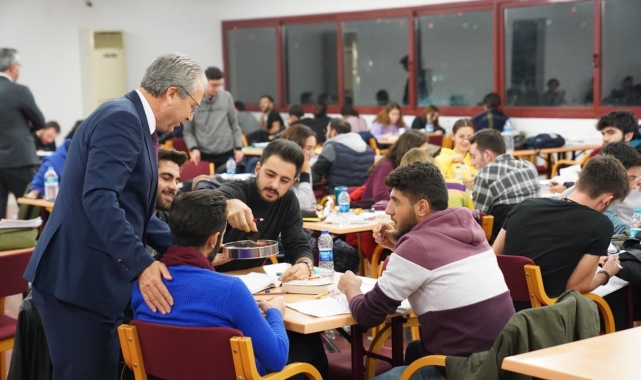 EÜ Merkez Kütüphanesi öğrenciler için sosyal yaşam alanına dönüştü