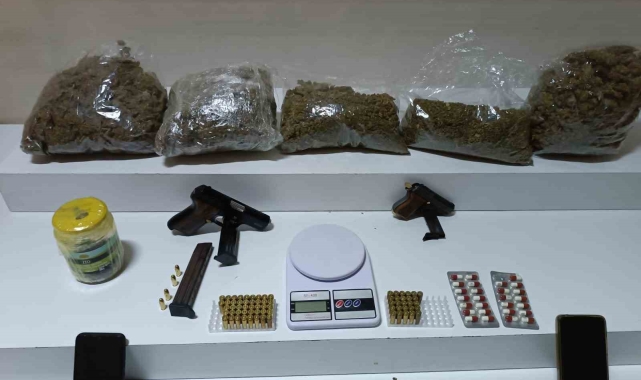 Evinden 2.5 kilogram uyuşturucu çıktı: "Diş ağrısına iyi geliyor dediler önerdiler aldım"