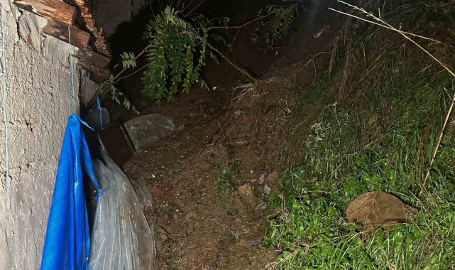 Eyüpsultan'da toprak kayması: 1 ev boşaltıldı