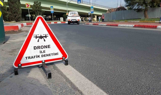 Fatih'te yayalara yol vermeyen sürücülere ceza yağdı