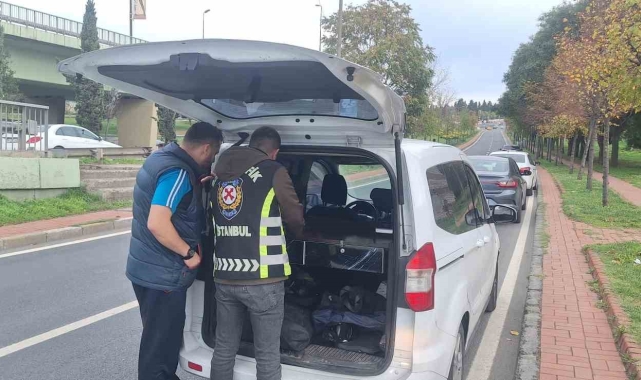 Fatih&#039;te yayalara yol vermeyen sürücülere cezai işlem uygulandı