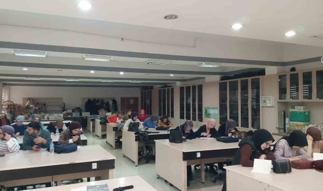 Fen bilgisi öğretmen adaylarına model tabanlı öğretime yönelik teorik ve uygulamalı eğitim verildi