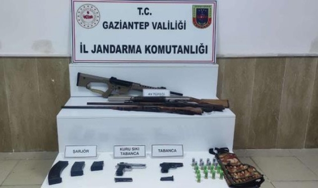 Gaziantep'te 4 tüfek ile çok sayıda fişek ele geçirildi