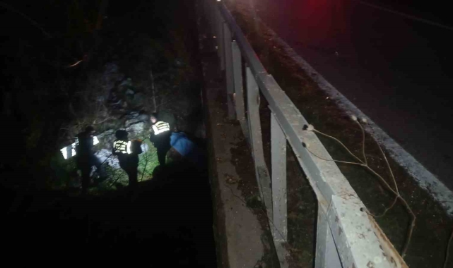 Gediz'de motosiklet dereye uçtu: 1 ölü
