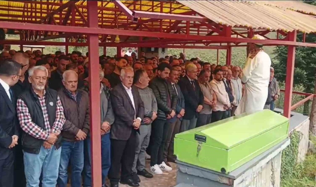 Genç Ümran'ın intihar etmek için denize atladığı şüphesi üzerinde duruluyor