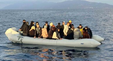 Geri itilen düzensiz göçmenleri Türk Sahil Güvenlik ekipleri kurtardı