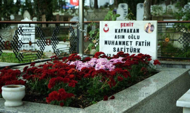 Görevi başında şehit edilen Kaymakam Safitürk, vefatının 7'nci yılında kabri başında anıldı