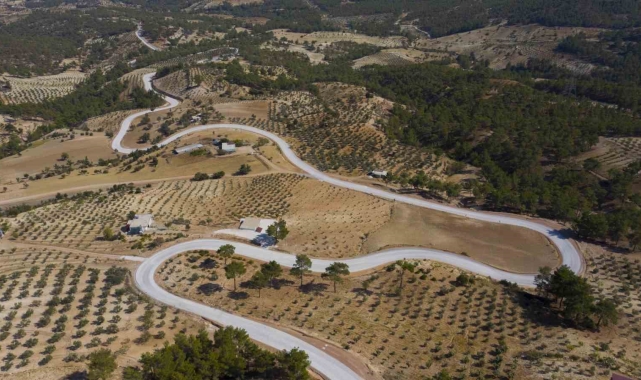 Gülnar'da yollar yenileniyor