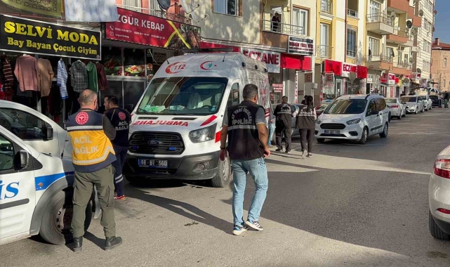 Haber alınamayan şahıs, evinde boğazı kesik halde ölü bulundu
