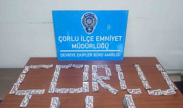 Hapları bebeğin kucağına saklamışlar