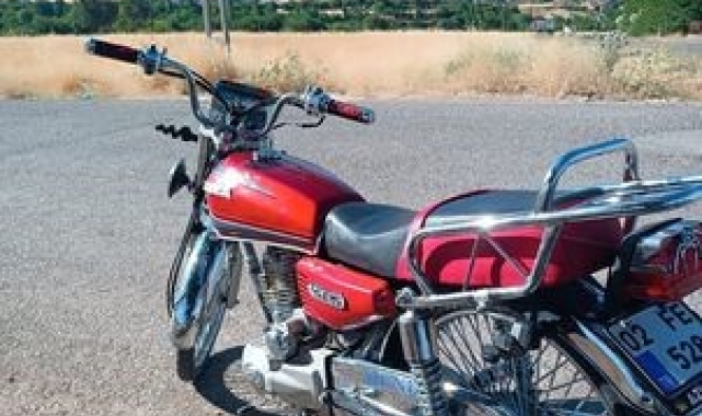 Hastaneye gelen kişinin park halindeki motosikleti çalındı
