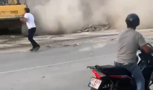 Hatay'da kontrollü yıkım sırasında bina çöktü
