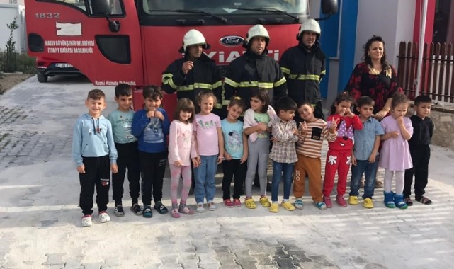 Hatay'da minik öğrencilere itfaiye eğitimi