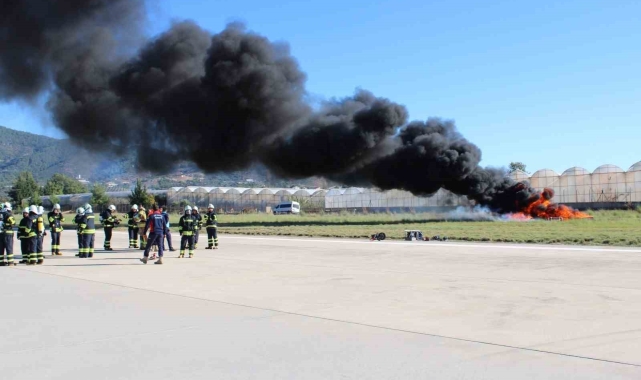 Havalimanında yangın tatbikatı