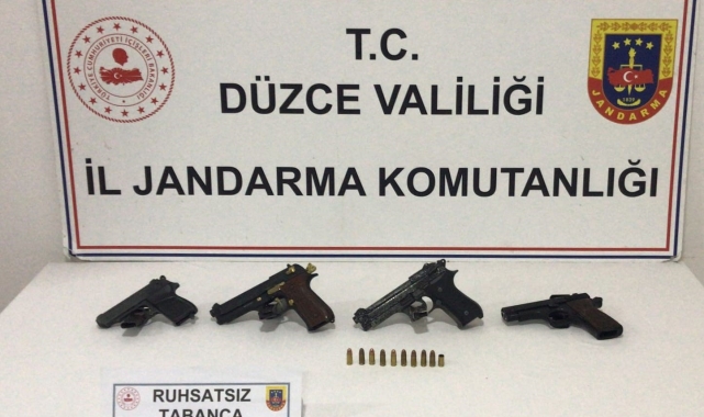 Havaya ateş ettiler 4 silahla yakalandılar