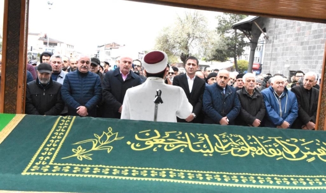 Hikmet Özyapar son yolculuğuna uğurlandı