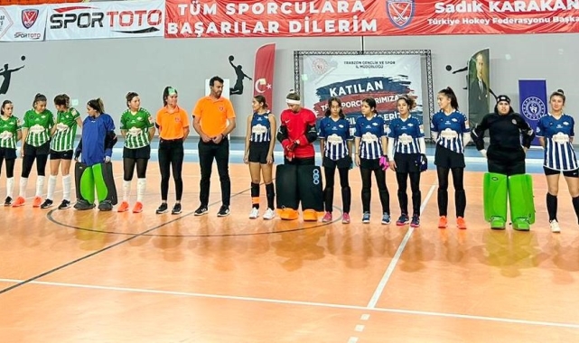 Hokey 'de Muğla'dan iki takımı Süper Lig'de karşı karşıya geldi