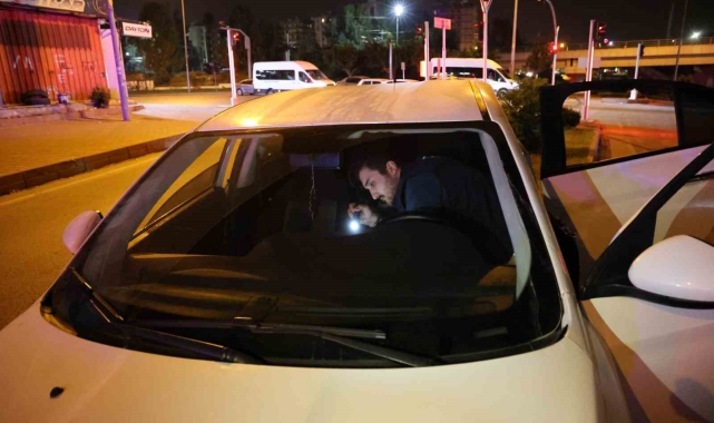 Hükümlü, polisi ezip kaçmak istedi, polisler aracın lastiklerine ateş edip yakaladı