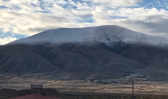 Iğdır'ın yüksek kesimleri yeniden beyaza büründü